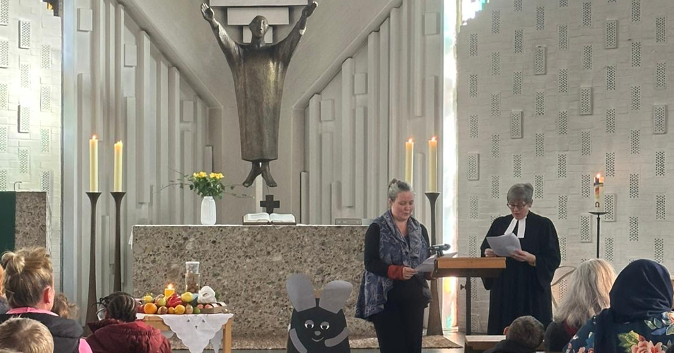 Frau Dean und Pastorin Gansel